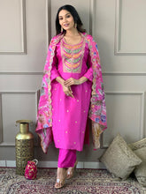 PINK COLOURED WOMEN'S VISCOSE CHANDERI KURTA WITH PANT DUPATTA SET