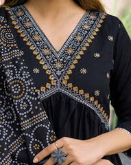 SKYLEE Women’s Embroidered Straight Kurta Set with Pants & Dupatta | Cotton Blend Ethnic Suit | Modest Fashion Kurti Set Malaysia