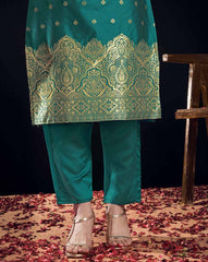 Violet & Gold Silk Blend Jacquard Woven Kurta Set with Trousers & Dupatta | Elegant Indian Ethnic Wear for Women Malaysia