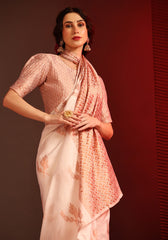 THE BEAUTIFUL LUSTER ON THE SAREE MAKES IT EXTREMELY STUNNING WEAVES