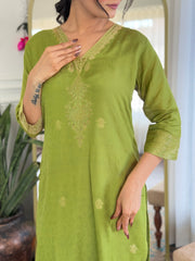 GREEN COLOURED WOMEN'S VISCOSE JACQUARD KURTA WITH PANT DUPATTA SET