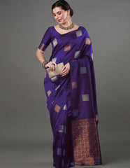 THE BANARASI SAREEIS MADE UP OF SILK THREADS WOVEN USING