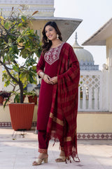 RED COLOURED TREDITIONAL WEAR KURTA SET
