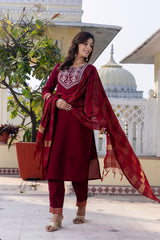 RED COLOURED TREDITIONAL WEAR KURTA SET