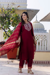 RED COLOURED TREDITIONAL WEAR KURTA SET