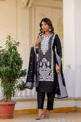 Black Pure Silk Kurta Set with Embroidery & Jacquard Dupatta | Women’s Partywear & Ethnic Collection Malaysia