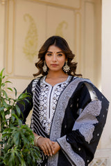 Black Pure Silk Kurta Set with Embroidery & Jacquard Dupatta | Women’s Partywear & Ethnic Collection Malaysia