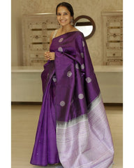 THE BANARASI SAREEIS MADE UP OF SILK THREADS WOVEN USING