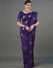 THE BANARASI SAREEIS MADE UP OF SILK THREADS WOVEN USING