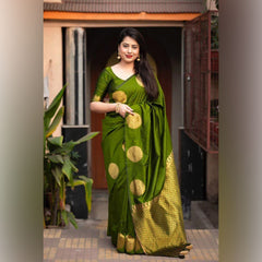 THE BANARASI SAREEIS MADE UP OF SILK THREADS WOVEN USING