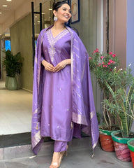 JENA LAVENDER COLOURED WOMEN'S VISCOSE CHANDERI KURTA WITH PANT DUPATTA SET