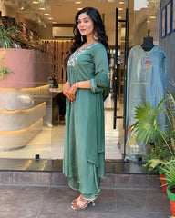GREEN COLOURED WOMEN'S VISCOSE CHINNON KURTA WITH PANT DUPATTA SET