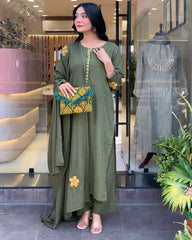 GREEN COLOURED WOMEN'S CHANDERI SILK KURTA WITH DUPATTA SET