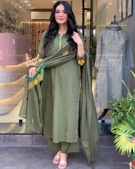 GREEN COLOURED WOMEN'S CHANDERI SILK KURTA WITH DUPATTA SET