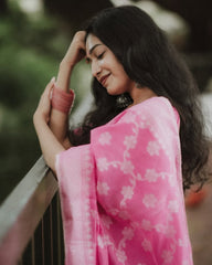 THE BANARASI SOFT SILK SAREE MADE UP OF SILK THREADS WOVEN USING