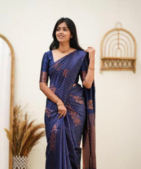 THIS GORGEOUS SILK SAREE MAKES IT EXTREMELY STUNNING WEAVES