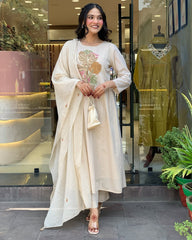 CREAM COLOURED WOMEN'S RAYON KURTA WITH DUPATTA SET