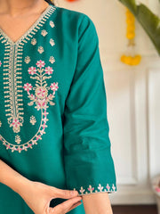 GREEN COLOURED WOMEN'SVISCOSE CHANDERI KURTA SET