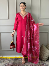 LEELA PINK COLOURED WOMEN'S VISCOSE CHANDERI KURTA SET