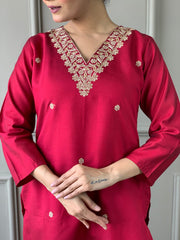 LEELA PINK COLOURED WOMEN'S VISCOSE CHANDERI KURTA SET