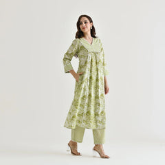 MOTI LEMON GREEN COLOURED WOMEN'S RAYON SLUB LACE WORK KURTA WITH PANT SET
