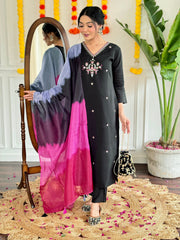 BLACK COLOURED WOMEN'S VISCOSE RAYON KURTA SET