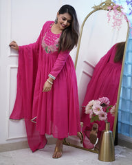 MORLO PINK COLOURED WOMEN'S BSY CHINNON KURTA WITH PANT DUPATTA SET