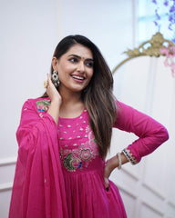 MORLO PINK COLOURED WOMEN'S BSY CHINNON KURTA WITH PANT DUPATTA SET