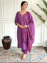 PURPLE COLOURED WOMEN'S VISCOSE CHANDERI EMBROIDERED KURTA WITH PANT DUPATTA SET