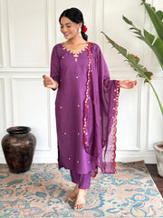 PURPLE COLOURED WOMEN'S VISCOSE CHANDERI EMBROIDERED KURTA WITH PANT DUPATTA SET