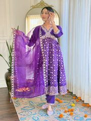 RAAVEE COLOURED WOMEN'S CHANDERI SILK EMBROIDERED KURTA WITH PANT DUPATTA SET