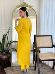 RADHA YELLOW COLOURED WOMEN'S VISCOSE CHINNON KURTA WITH PANT DUPATTA SET