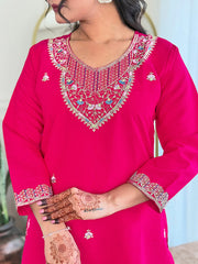 SIYA PINK COLOURED WOMEN'S VISCOSE CHANDERI EMBROIDERED KURTA WITH PANT DUPATTA SET