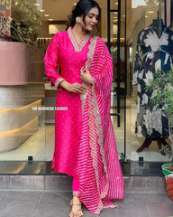 SNAPINSTA PINK COLOURED WOMEN'S VISCOSE EMBROIDERED KURTA WITH PANT DUPATTA SET