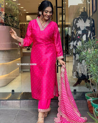 SNAPINSTA PINK COLOURED WOMEN'S VISCOSE EMBROIDERED KURTA WITH PANT DUPATTA SET
