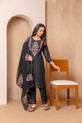SUCHI BLACK COLOURED WOMEN'S HEAVY FAUX GEORGETTE KURTA WITH PANT DUPATTA SET