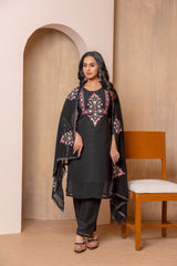 SUCHI BLACK COLOURED WOMEN'S HEAVY FAUX GEORGETTE KURTA WITH PANT DUPATTA SET