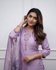 LIGHT PUPRLE COLOURED WOMEN'SSOFT RAYON SLUB KURTA WITH PANT DUPATTA SET