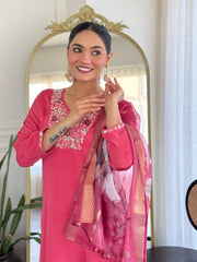 RADHA PINK COLOURED WOMEN'S VISCOSE CHINNON KURTA WITH PANT DUPATTA SET
