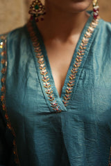 Green Kurta And Pant Tissue Embroidered Aari V Neck Set