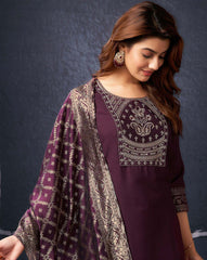 SKYLEE Women’s Embellished & Embroidery Kurta Set with Organza Dupatta | Cotton Blend Straight Kurta Pant Set | Elegant Ethnic Wear for Casual & Festive Outfits Malaysia