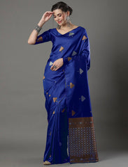 THE BANARASI SAREEIS MADE UP OF SILK THREADS WOVEN USING