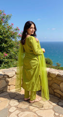 MAHENDI  COLOURED  WOMEN'S RAYON KURTA WITH  DUPATTA SET