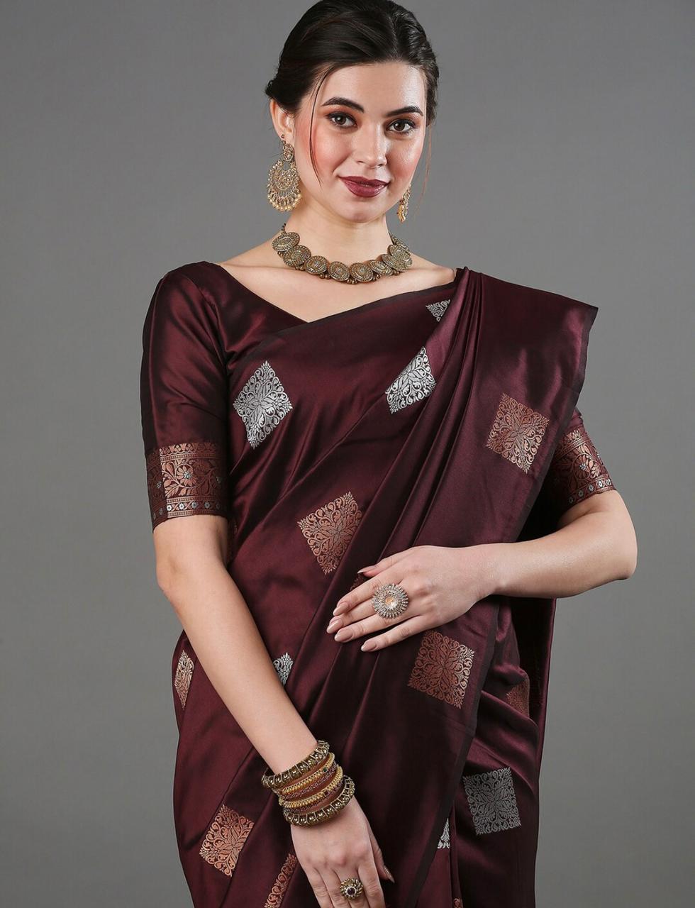 THE BANARASI SAREEIS MADE UP OF SILK THREADS WOVEN USING