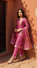 PEACH COLOURED  WOMEN'S  SILK KURTA WITH  DUPATTA SET