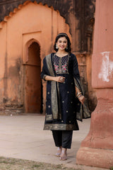 BLACK  COLOURED TREDITIONAL WEAR KURTA SET
