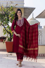 RED COLOURED TREDITIONAL WEAR KURTA SET