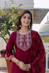 RED COLOURED TREDITIONAL WEAR KURTA SET