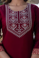 RED COLOURED TREDITIONAL WEAR KURTA SET