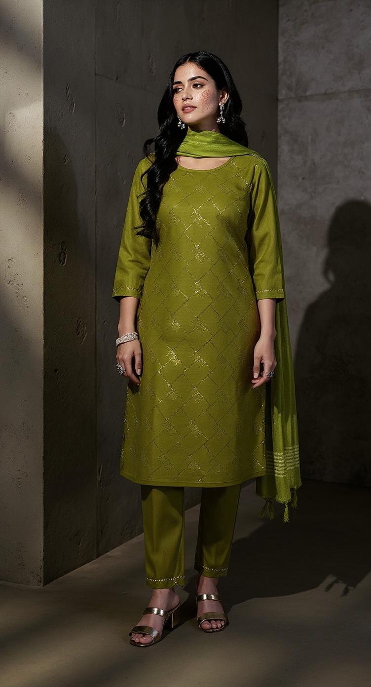 GREEN  COLOURED  WOMEN'S  RAYON KURTA WITH  DUPATTA SET